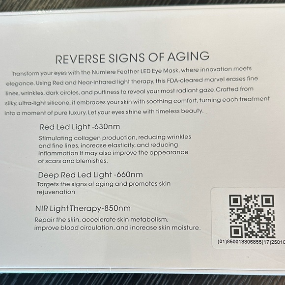 Lumiere Feather Skincare Mask - White and Red - Picture 7 of 8